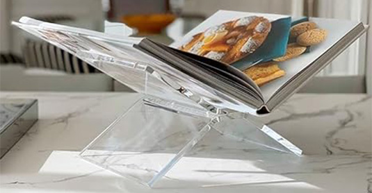 Innovative Acrylic Book Display Revolutionizes Literary Presentation!