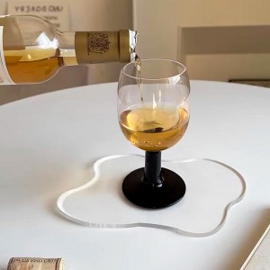 Xinquan can customize acrylic coasters for beautiful display